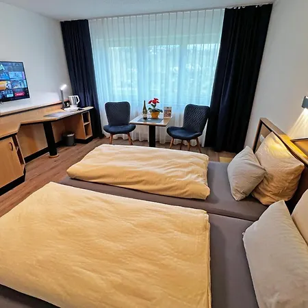Hil - Im Lus Hotel