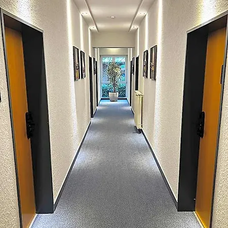 Hil - Im Lus Hotel